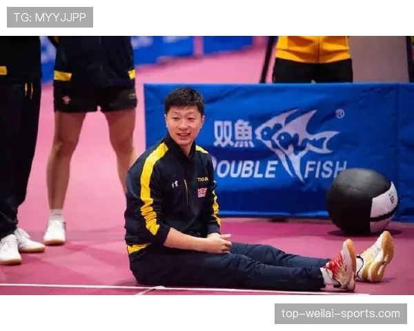 张帅训练完直接拎爱马仕去吃路边摊